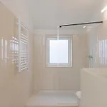 Architectural Gem In Santa Catarina 아파트 리스본