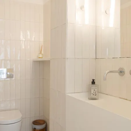 Appartement Architectural Gem In Santa Catarina
