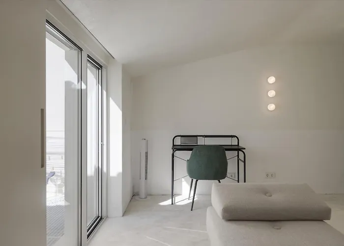 Architectural Gem In Santa Catarina * Лісабон